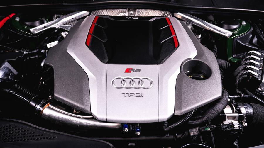 Моторный отсек Audi RS5 Sportback 2019 года  (UK) (фото 11 из 40)